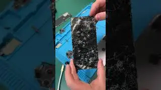 iPhone 12 Pro Max по которому проехался автомобиль