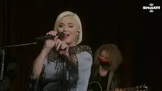 Katy Perry - Harleys In Hawaii (Unplugged)