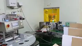대왕오징어 입이 들어간 밀키트 포장현장.