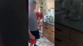 НОВЫЙ УДИВИТЕЛЬНЫЙ РЕЦЕПТ! ТАКОГО ВЫ ЕЩЁ НЕ ВИДЕЛИ! ИРИШКА ЧИКИ ПИКИ И ПАША ГОТОВЯТ!