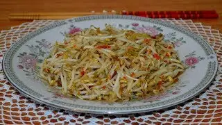 Жареные ростки маша (剁椒炒绿豆芽, Duò jiāo chǎo lǜ dòuyá). Китайская кухня.