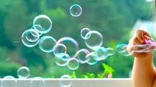 How to Make Homemade Bubbles