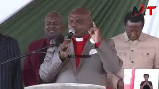 SHOCK!!SEE HOW FIRST LADY RACHEAL RUTO REACTED AS PASTORS PRAYING FOR THEM AT NAKURU CHURCH