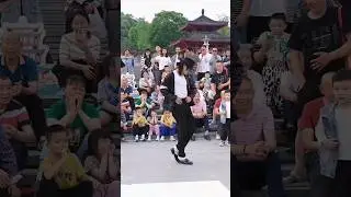 crazy #reverse #moonwalk you ever seen 🤔🤫🤯do we find! wait for Michael #michaelzaxon#michaeljackson