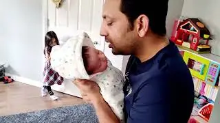 New born Beautiful Reaction To Azan | Daddy And New Born Azan Moments