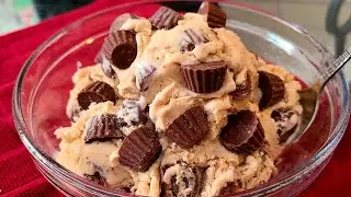 Reese's Peanut Butter cup Ice Cream | Peanut butter ice cream with mini-Reese's peanut butter cups