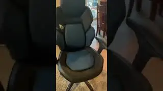 Chair demo gone wrong! Wait for it.@clique-Nick #gamingchair #dpsgaming #Costco #dadjokes