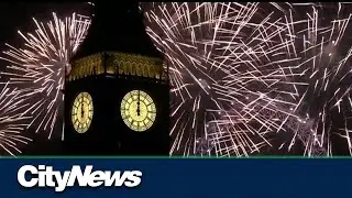 Big Ben rings in Londons new year fireworks show