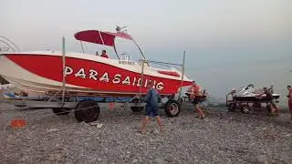 "Механизированное" производство пляжных рабочих. Сочи, Лазаревское. ХХI век, 2021 год.