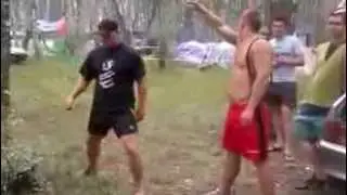 Показал пацанам, как надо делать вертушку.
