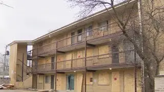 Tenants living in boarded up Harvey apartment building say they were not warned