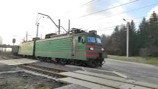 FREIGHT TRAIN RIDES IN THE CITY