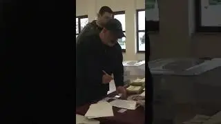 Cem Yılmaz ve sandık görevlileri arasında gülümseten diyalog