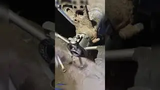 Сорвало резьбу на оси 