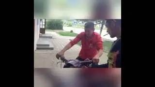 ГОЛОВОЙ ОБ СТЕНУ НА МОТОЦИКЛЕ 