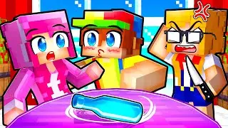 Minecraft EXTREME SPIN THE BOTTLE With Crazy Fan Girl!