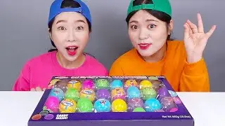 Mukbang of Earth's jiggly eyeball jelly DONA from Indonesia