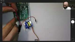 Servo Motors (Arduino Crash Course 09)