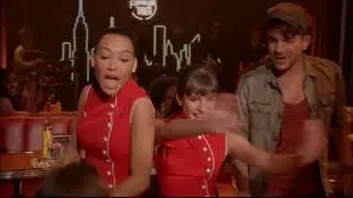 Glee - Gloria (Full Performance) 5x10