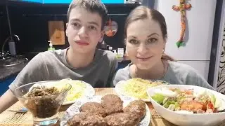 МУКБАНГ КОТЛЕТЫ СПАГЕТТИ/САЛАТ с ТУНЦОМ и МОРСКОЙ КАПУСТОЙ/HALK FAMILY/ХАЛКФЭМИЛИ