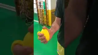 Allenare i muscoli flessori delle dita della mano