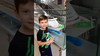 Макет круизного океанического лайнера 