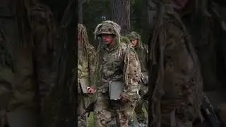 Heres how ghillie suits are made for combat. #USArmy #Combat #ghilliesuits