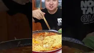 阿强做五花肉泡面，大口吸面，超过瘾 Ah Qiang makes instant noodles with pork belly