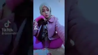 HOT tiktok jilbab ngangkang abis