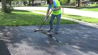 How to Seal an Asphalt Driveway