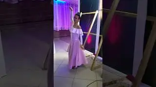 А за  баннером уже  свадьбу гуляют)