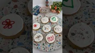 Learn how to decorate your cookies with royal icing like a pro with our easy-to-follow steps! 🥰