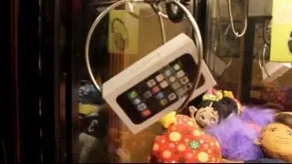 iPhone 5s CLAW MACHINE WIN! | JOYSTICK