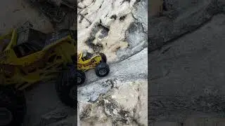 Daniel and Monster Truck Earth Shaker / Daniel playing / Данила играет с Монстер Траком в парке 😎😎