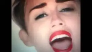 miley cyrus le cortan el cabello.