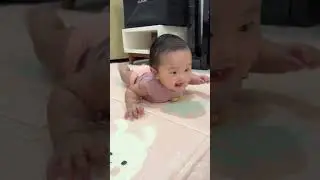 stimulasi bayi merangkak