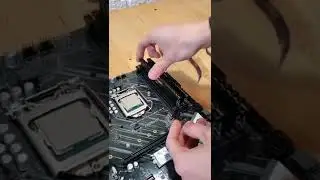 linus tech tips, pcbuilding neverita meme