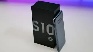 Samsung Galaxy S10e - Unboxing, Setup, and First Look