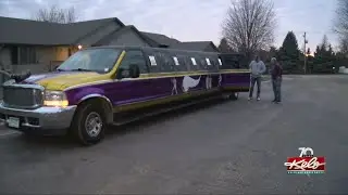 Vikings fan watches game with Tommy Kramer