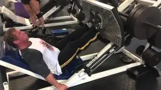 Leg Press and Sissy squat superset