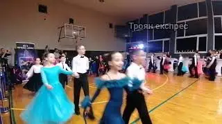 Парад на състезателите на Troyan  dance festival в Троян