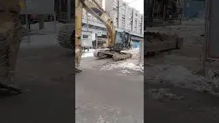 одноногий экскаватор