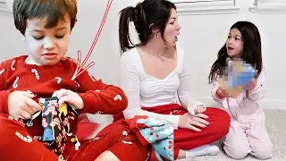 SECRET sibling gift exchange w/3 KIDS *hilarious toddler reaction*