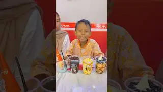 BAGI BAGI ES KRIM AI-CHA CEK KALIAN MAU ENGGA 