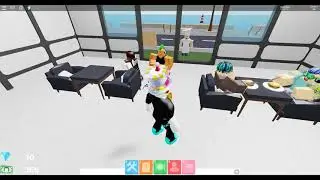 открыл собственный ресторан Restaurant Tycoon 2 Roblox