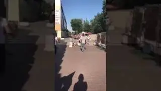 21.06.17. Девушки подрались на Коммунистическом у ТЦ Западный