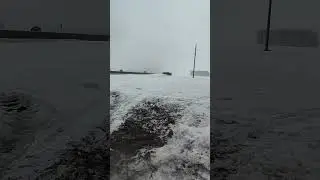 закрыл сезон снегохода