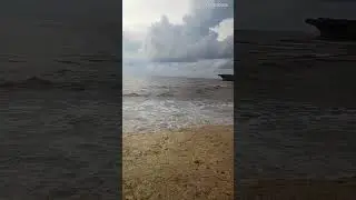 Naranasan mo na bang magtampisaw sa dagat? Anong kwentong tabing dagat mo?