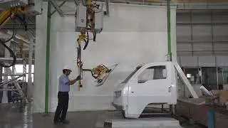 Manipulator for Mounting Automotive Windshield