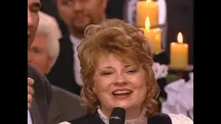 Bill & Gloria Gaither - When the Roll Is Called Up Yonder (Live)